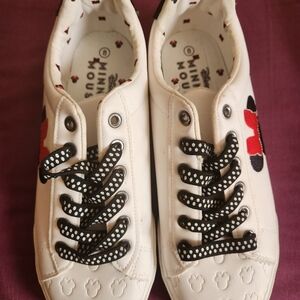 Disney Minnie Mouse White Sneakers with Red Bow Detail Size 8